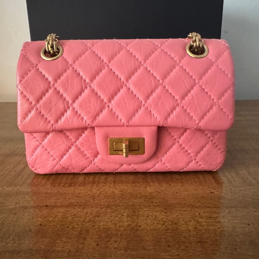 Excellent condition CHANEL 2.55 Mini Reissue Pink Quilted Crossbody Bag GHW